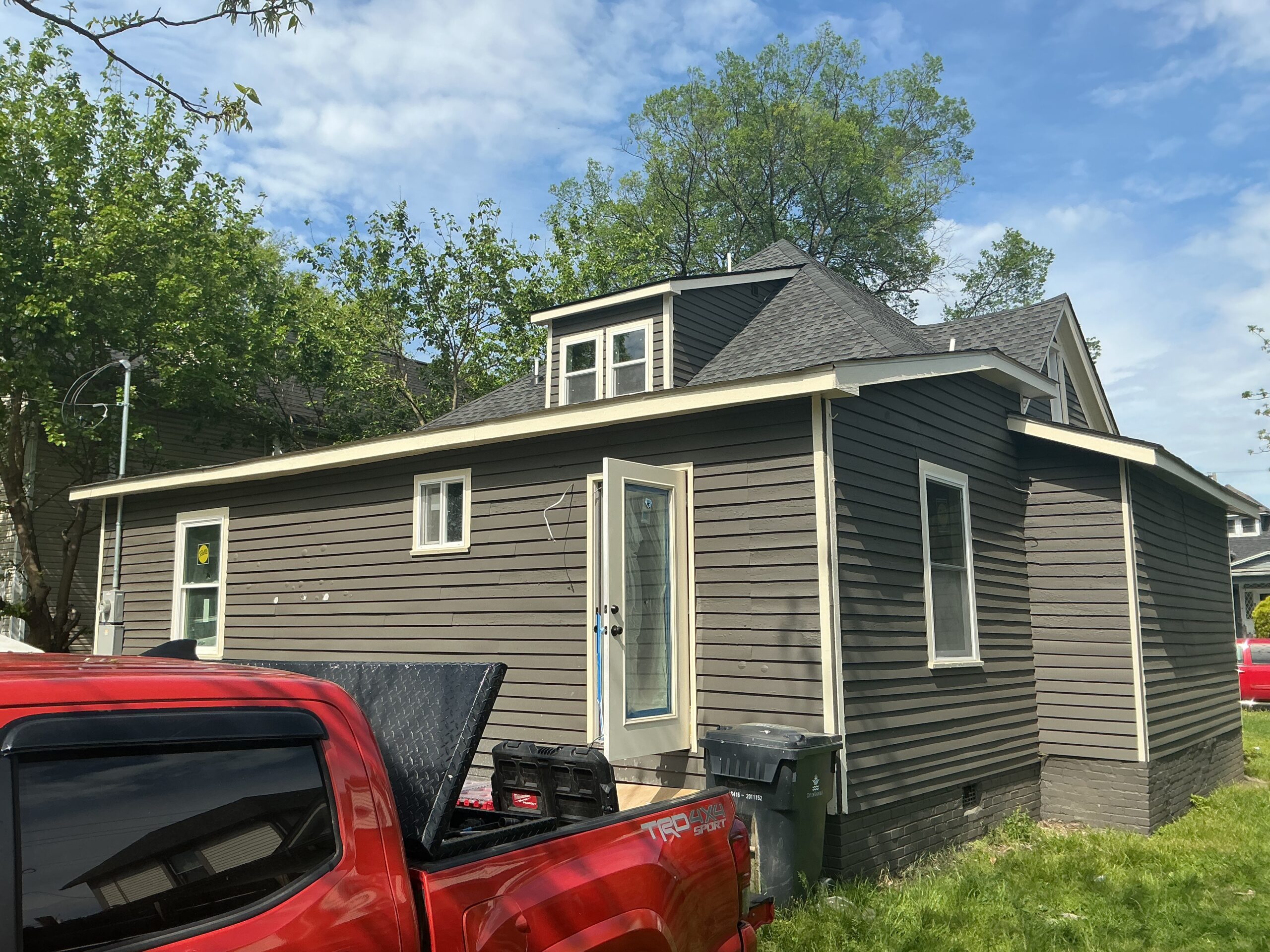 Lenoir City's three-lake position pushes siding harder than most East Tennessee