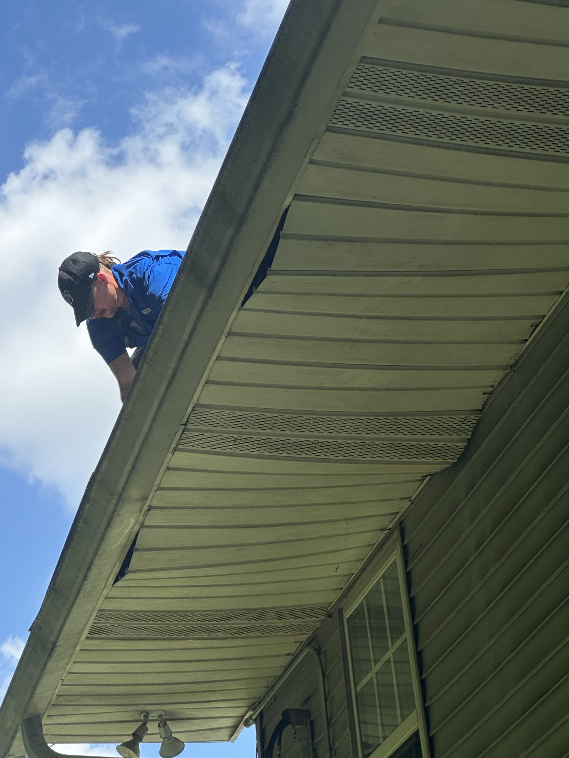 Missing flashing is another major reason siding systems fail prematurely. Without — Knoxville, TN