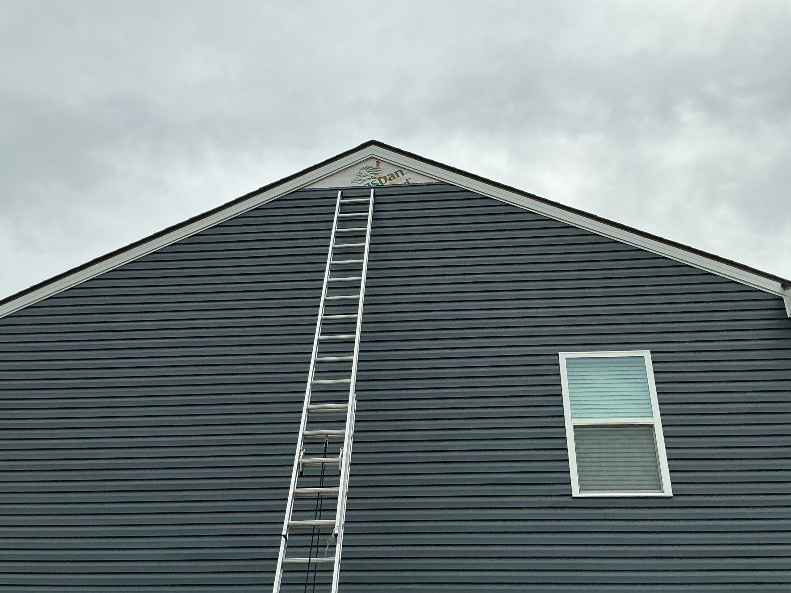 Why Cheap Siding Fails — Loudon, TN