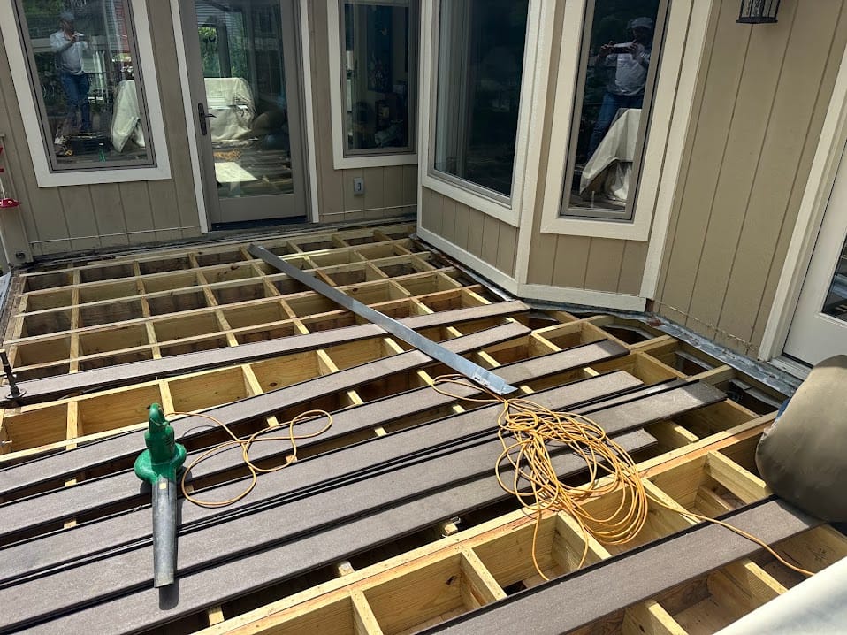 Completed deck with railings in the Knoxville, TN area