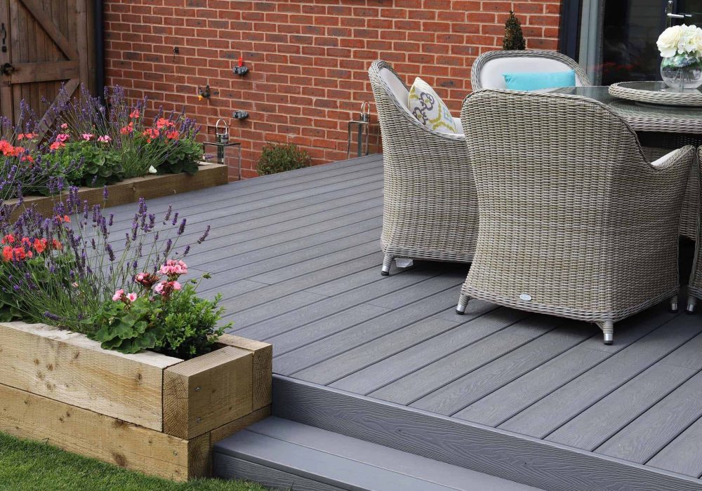 imageye___-_imgi_180_Grey-Decking-Design-Tips-Pic1